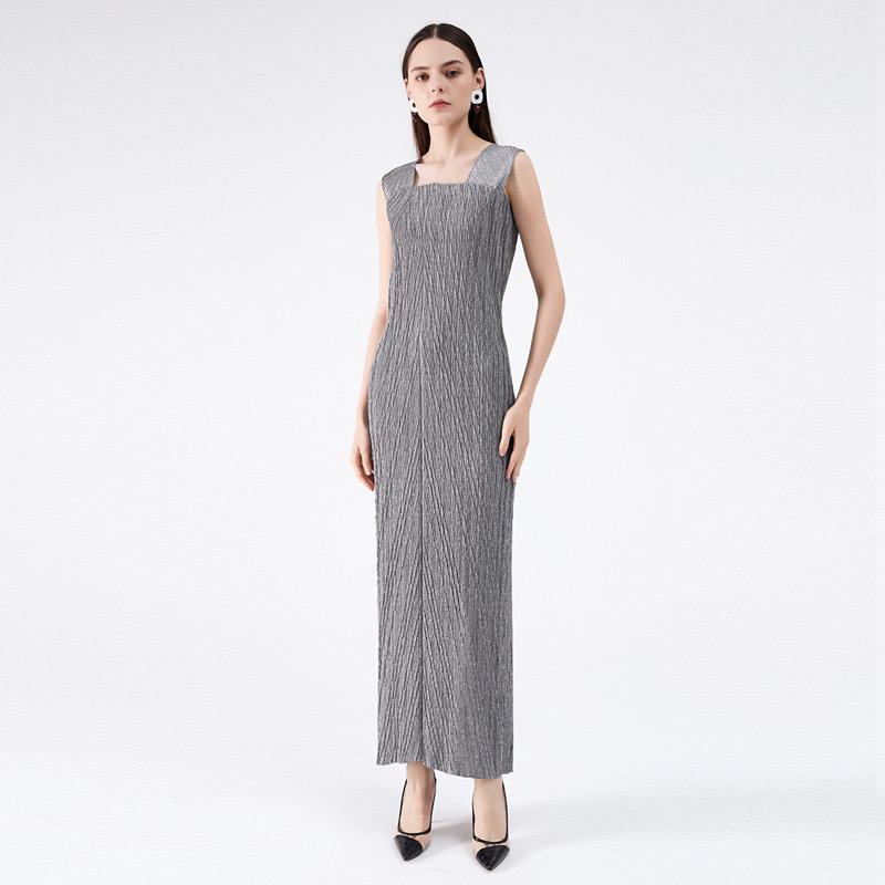 Aurelia Classic Dress for Women
