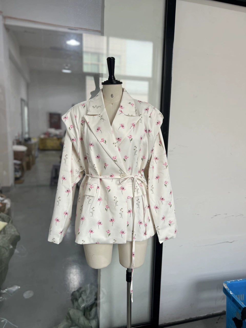 Cross-Border European and American Women's Clothing 2026 Summer New Style Elegant Commuter Casual V-Neck Tie Shoulder Pad Long-Sleeve Blazer for Women