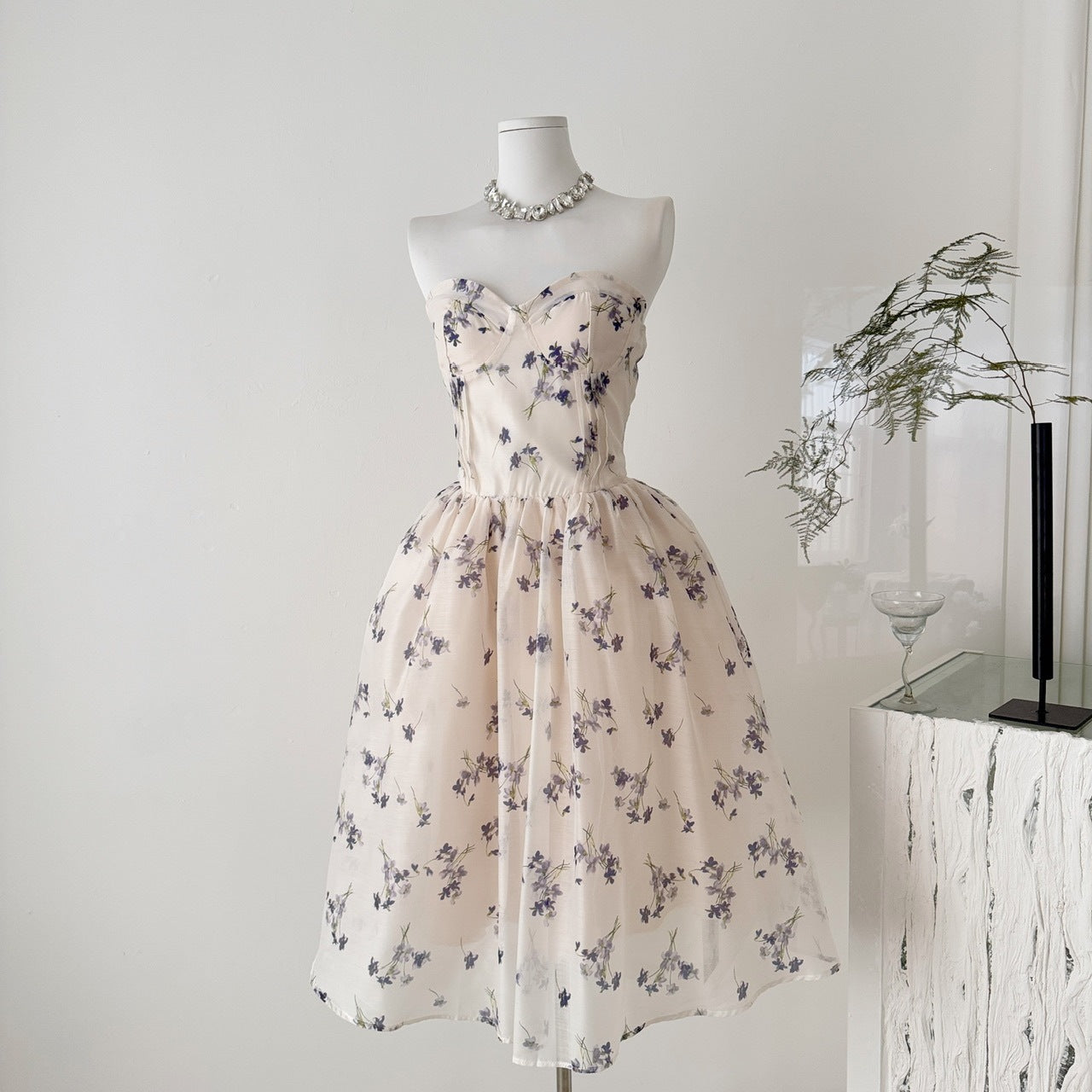 Blue and White Porcelain Tencel Heavy-Duty French Floral Print Strapless Dress with Fishbone Large Skirt and Chest Pads