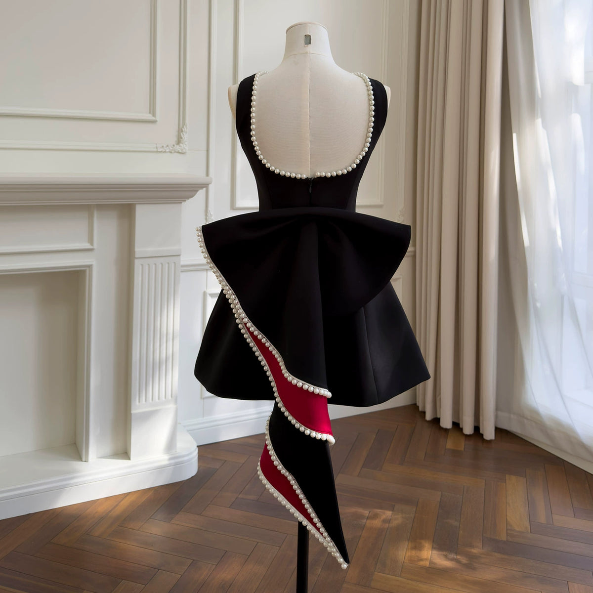 French-style new black elegant shorts dress with open back, pearl neckline, waist-cinching, slimming and elegant design 69901