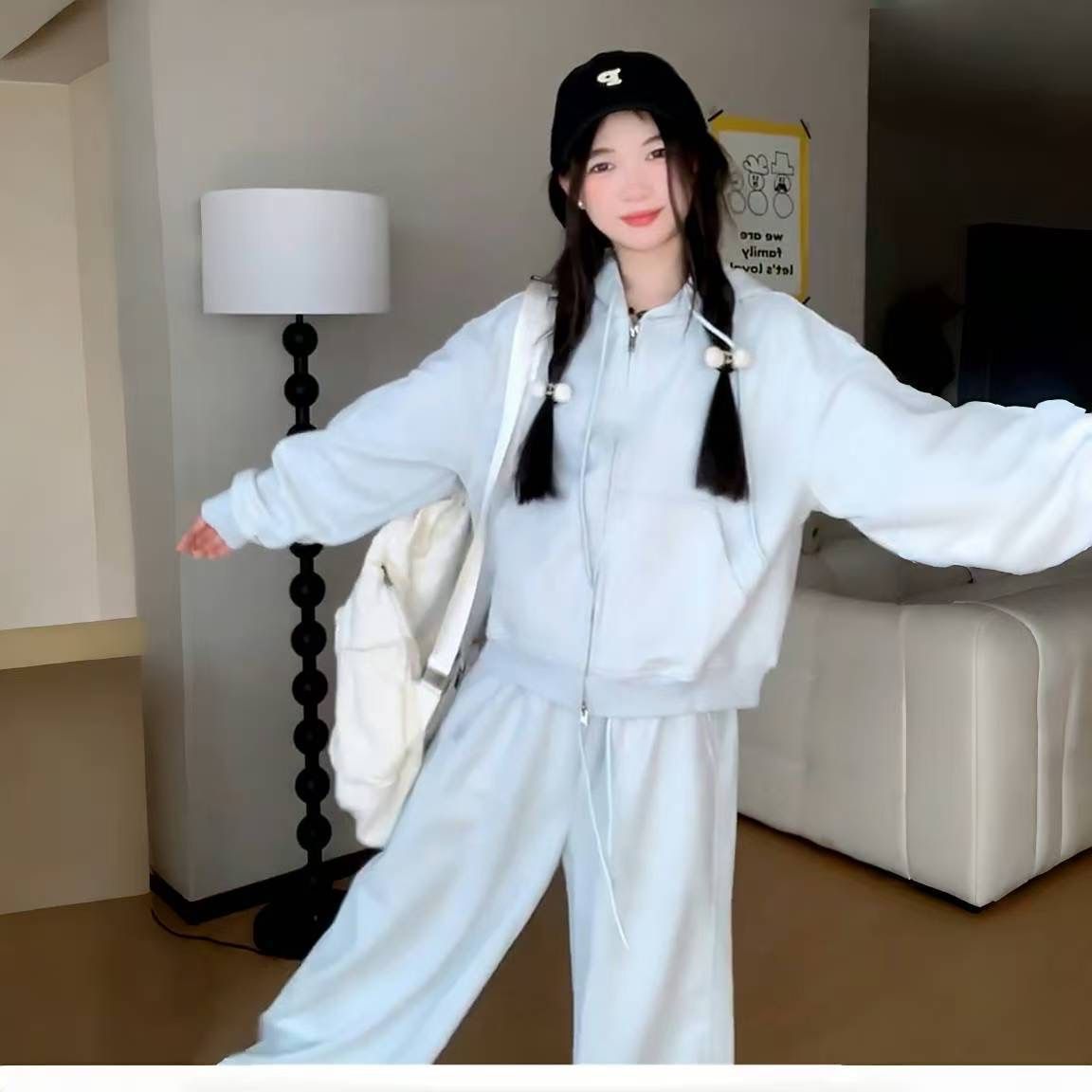2026 New Stylish and Elegant Outfit Set for Women, Early Spring Blue Age-Reducing Casual Sports Sweatshirt Two-Piece Set