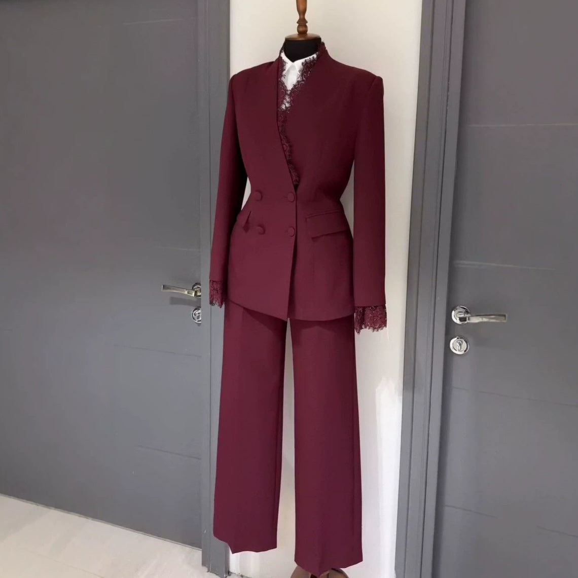 2026 Autumn New European and American Women's Fashion: Stylish Office Long-Sleeve Blazer and Mature Straight-Leg Pants Two-Piece Set
