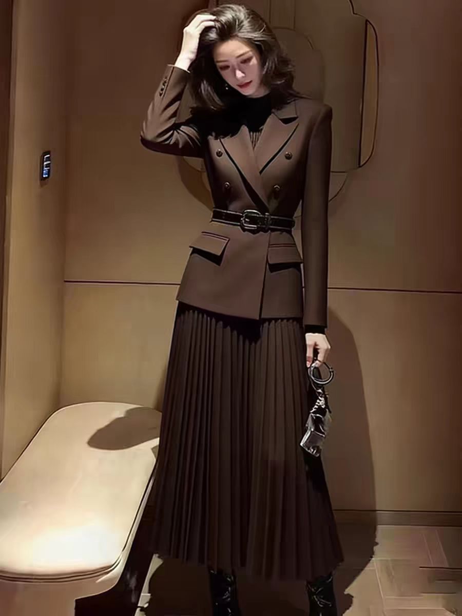 2026 Super Trendy Spring Outfit, a Complete Set of Professional Suits and Skirts with a Sophisticated and Elegant Look for Important Occasions and Commuting