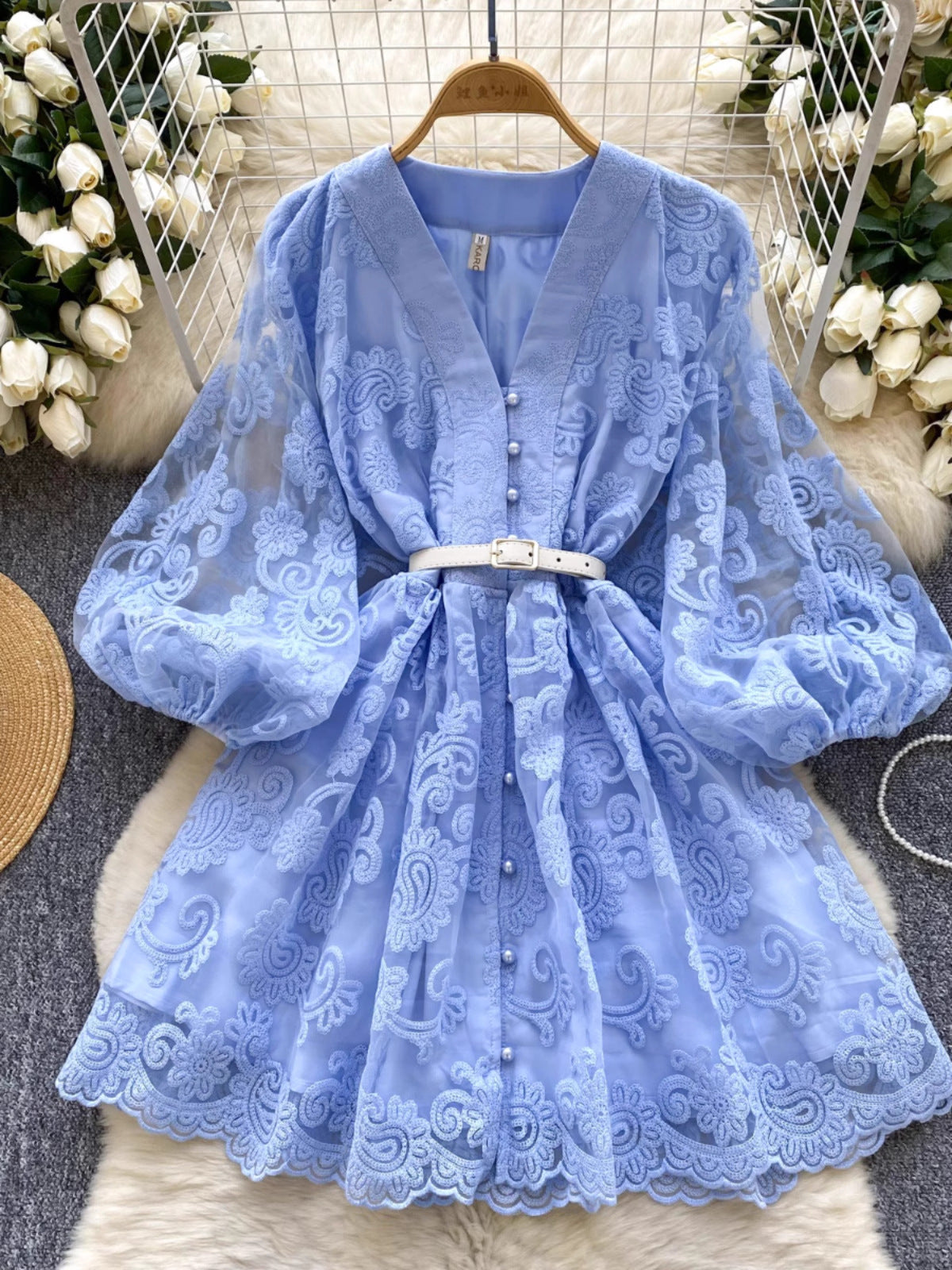 French-Style Sweet Palace V-Neck Lantern Sleeve Heavy Embroidery Waist-Slimming Single-Breasted A-Line Elegant Dress for Women