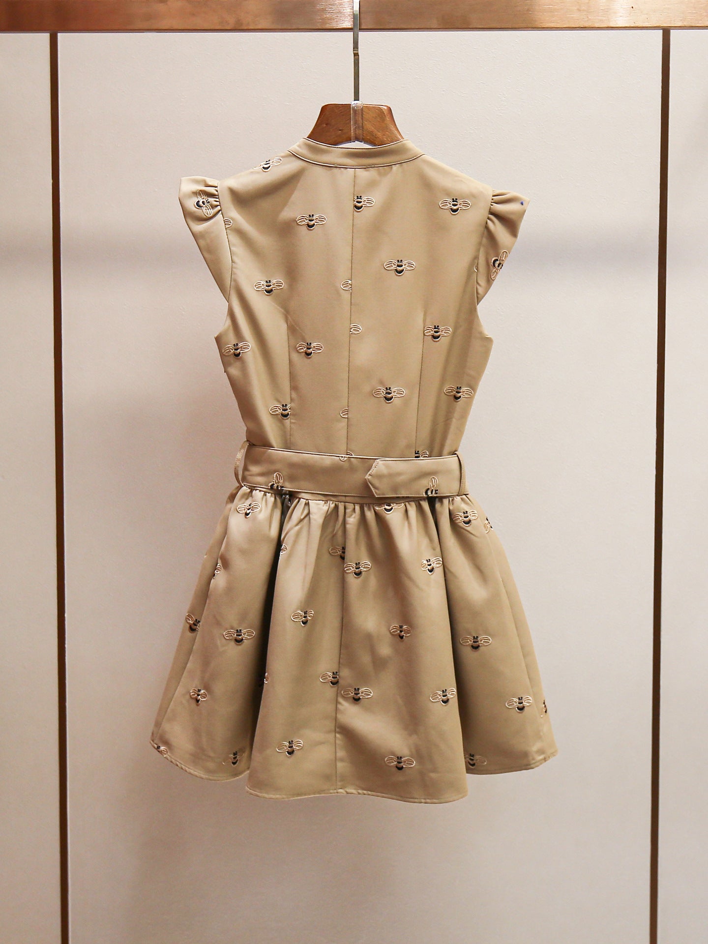 Shenzhen Nanyou High-end Women's Summer New Fashion French Daughter Gold Bee Embroidery Flying Sleeve dress Women