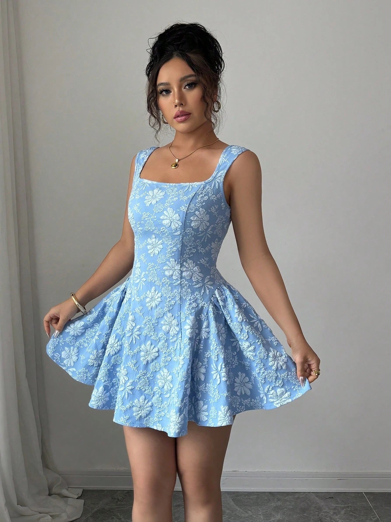 2026 European and American Cross-Border New Style Square-Neck Sleeveless Dress with a Large Hem and Waist-Cinching Design, Fashionable, Elegant, and Dignified