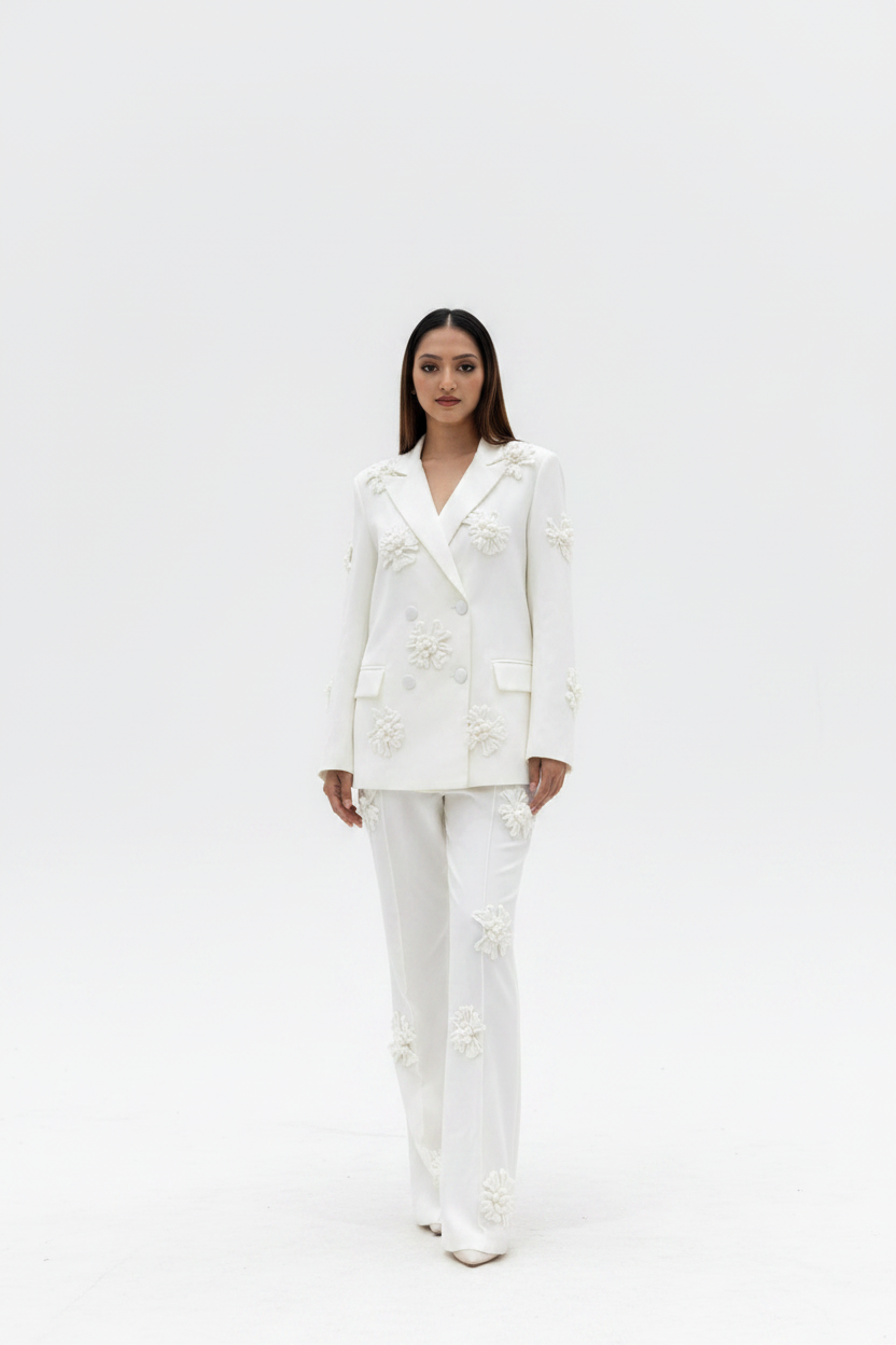 Valencia Luxury – Front View