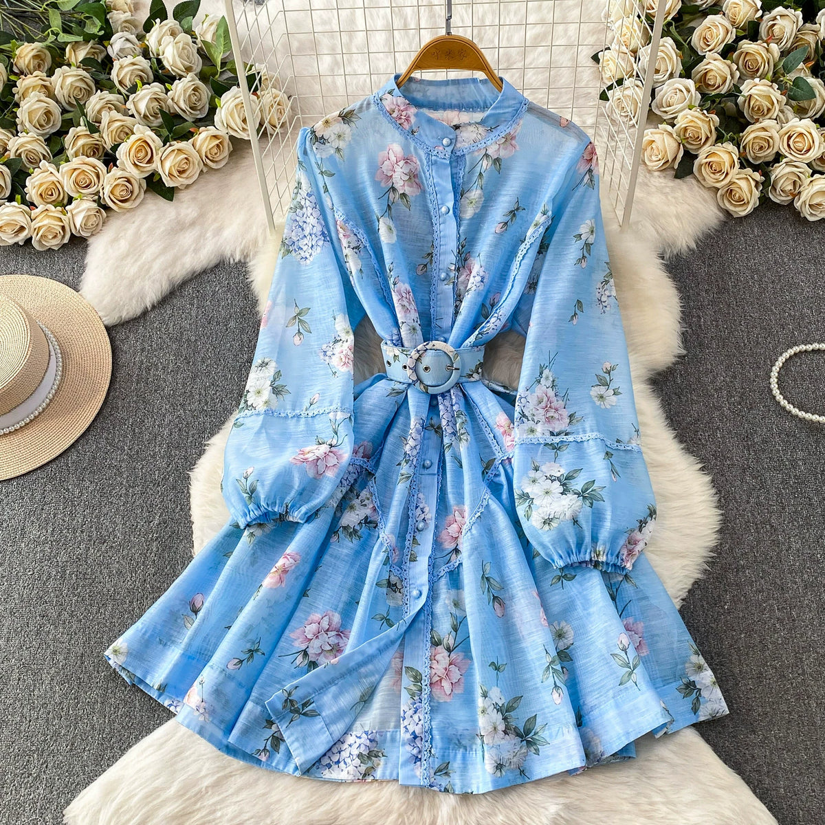 Resort-style niche ultra-feminine lace-trimmed printed stand-collar dress for women, spring and autumn, with pearl buttons, waist-cinching, slimming shirt dress