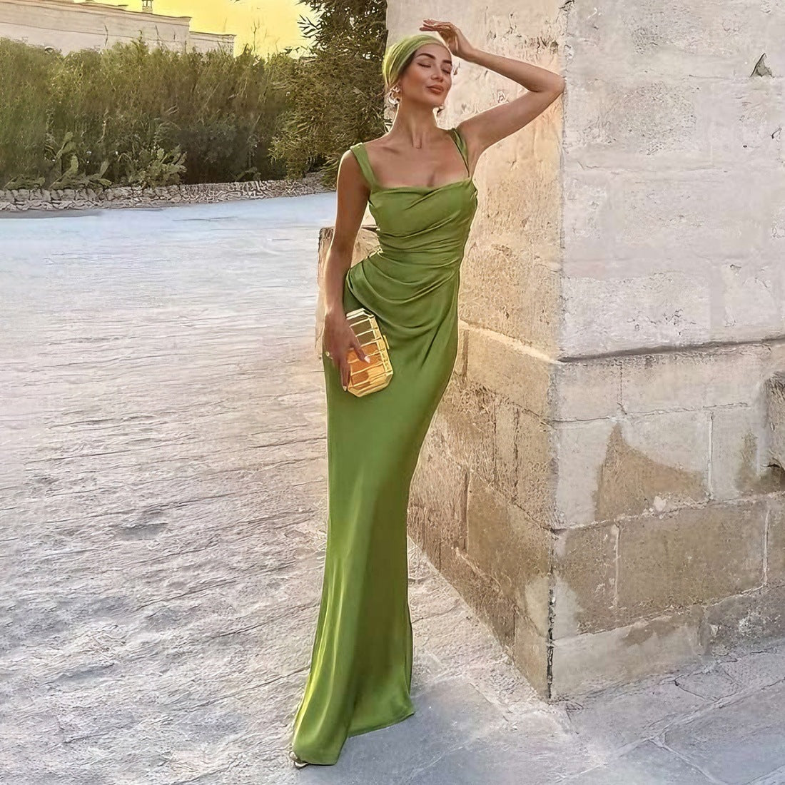 European and American Style 2026 Spring New Women's Fashion High-End Elegant Square-Neck Slim-Fit Solid Color Backless Ruched Dress