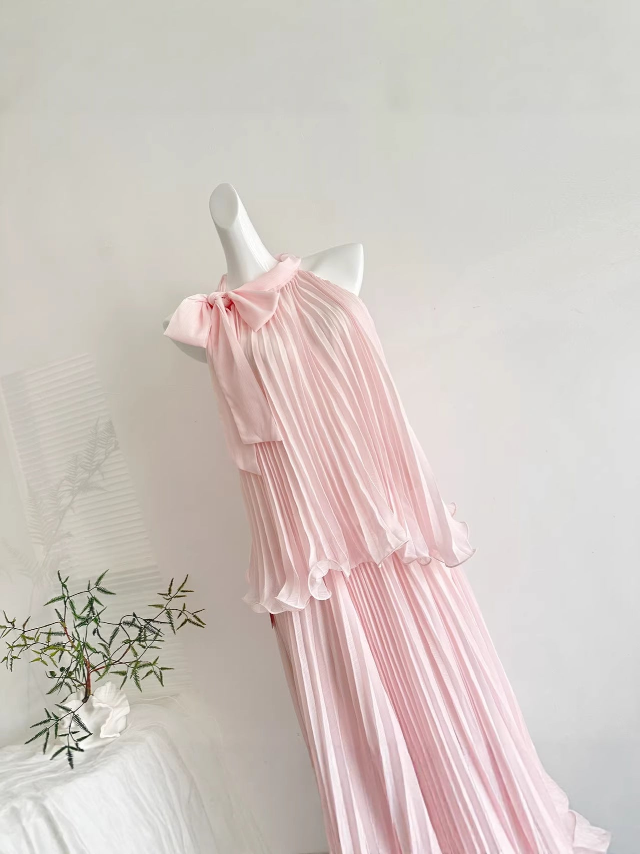"Xinxing" Spring and Summer New French Resort Style Chiffon Pleated Ribbon Strap Top and A-Line Skirt Two-Piece Set