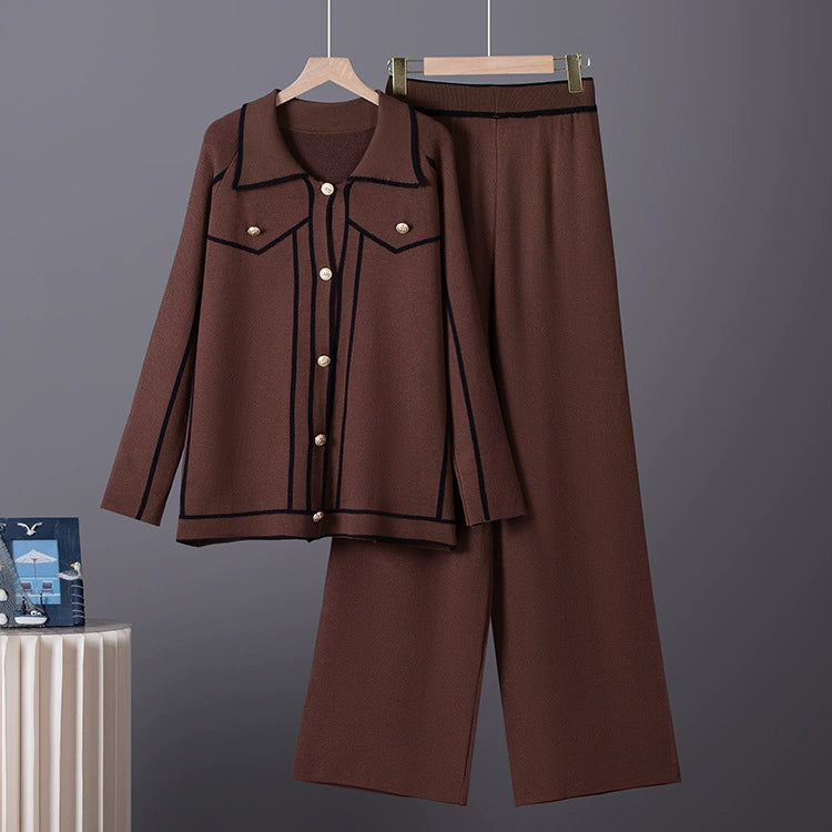 High-quality tweed-style two-piece set with a contrasting color design, featuring a metal buckle, a collared knitted cardigan jacket, and straight-leg trousers
