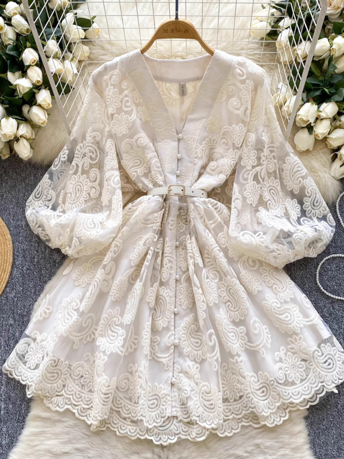 French-Style Sweet Palace V-Neck Lantern Sleeve Heavy Embroidery Waist-Slimming Single-Breasted A-Line Elegant Dress for Women