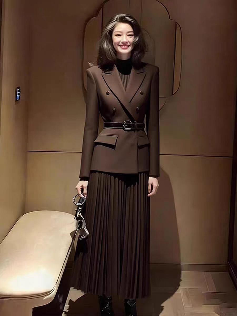 2026 Super Trendy Spring Outfit, a Complete Set of Professional Suits and Skirts with a Sophisticated and Elegant Look for Important Occasions and Commuting