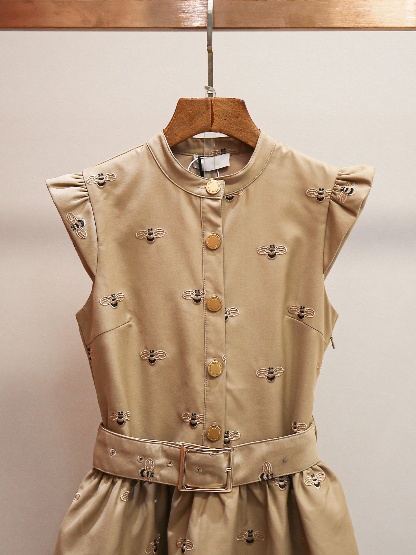 Shenzhen Nanyou High-end Women's Summer New Fashion French Daughter Gold Bee Embroidery Flying Sleeve dress Women