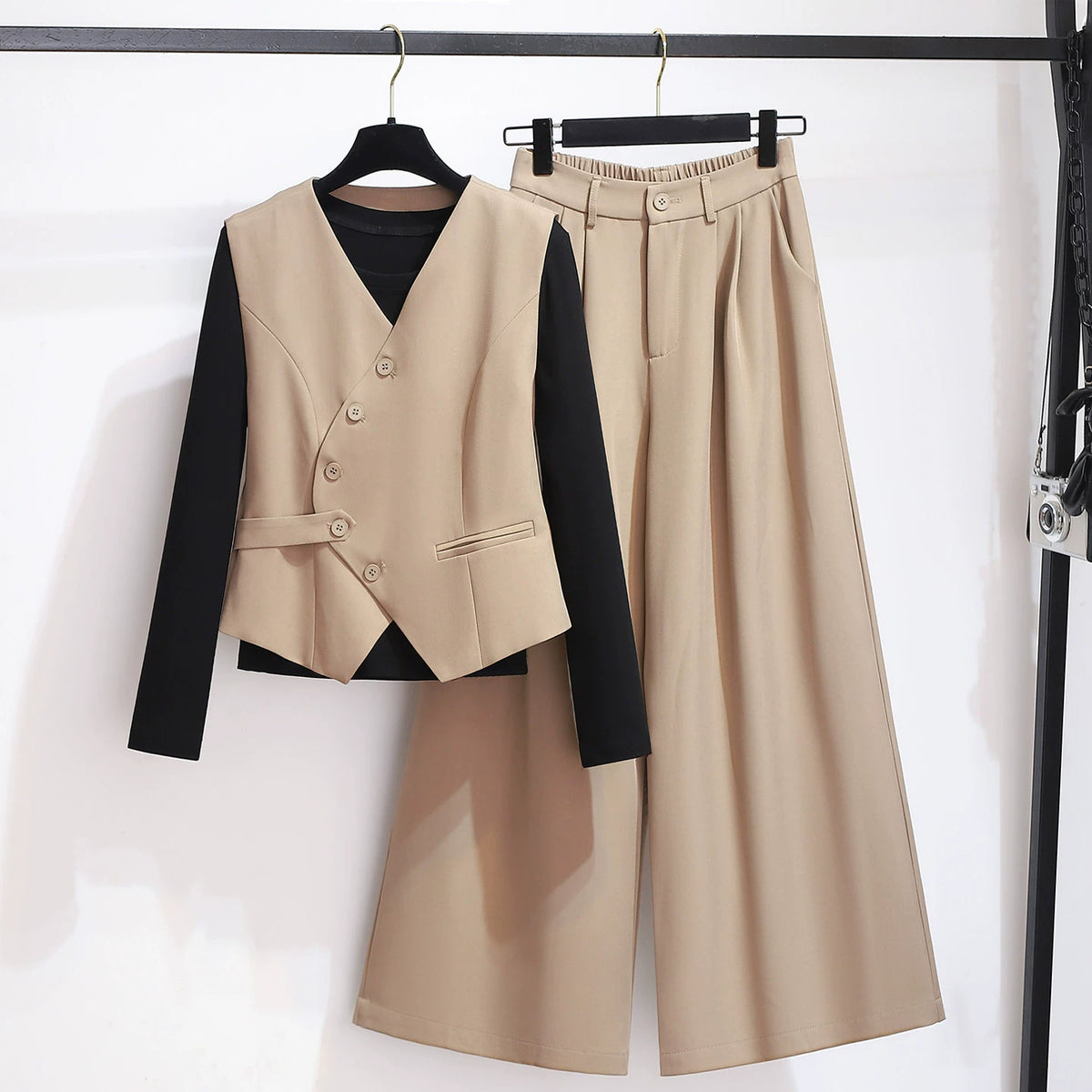 Gray Sleeveless Vest, Long-Sleeved T-Shirt, and Wide-Leg Pants Three-Piece Set
