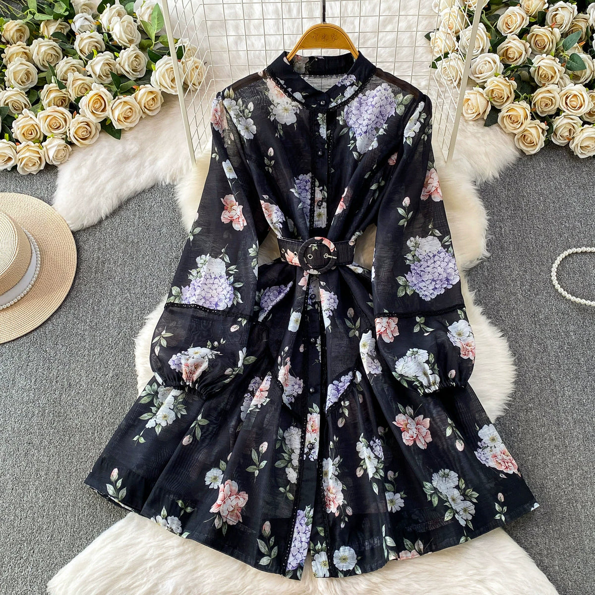 Resort-style niche ultra-feminine lace-trimmed printed stand-collar dress for women, spring and autumn, with pearl buttons, waist-cinching, slimming shirt dress