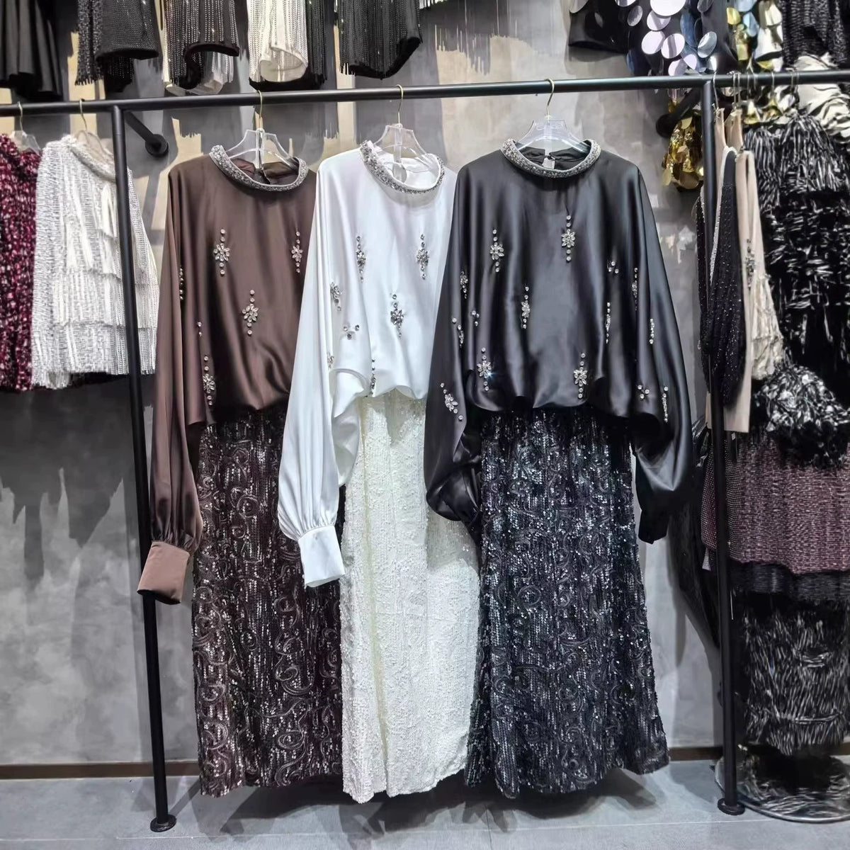 European and American Fashion Round-Neck Shirt Stylish Top + Sophisticated French Retro High-Waisted Slimming A-Line Fishtail Long Skirt
