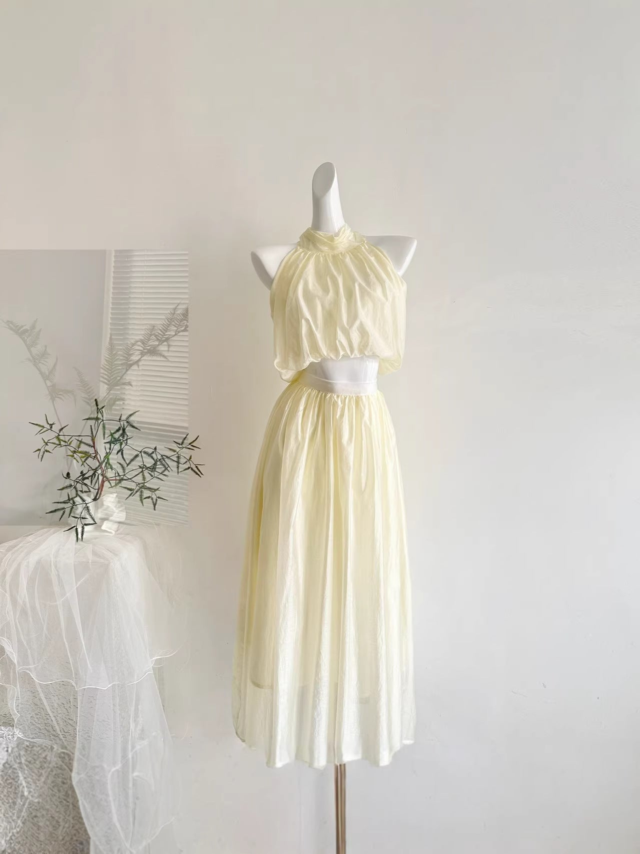 "Xinxing" Design-Inspired Pleated Sleeveless Top with High-Waisted Mesh A-Line Versatile Long Skirt White Set