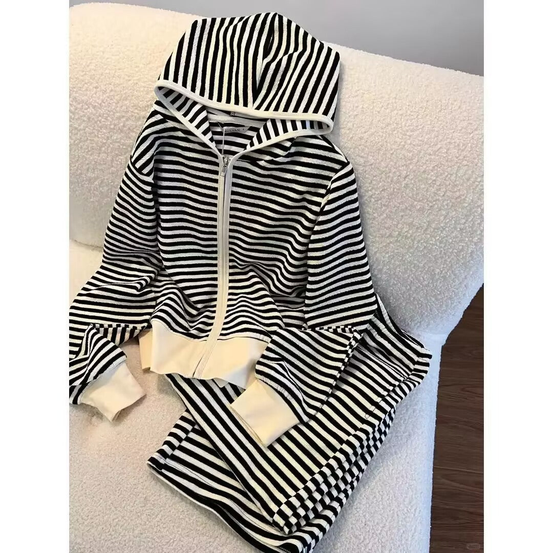 Black and White Striped Sweatshirt Suit for Women, Spring and Autumn New Casual Jacket, Long-Sleeved, Stylish Wide-Leg Pants Two-Piece Set