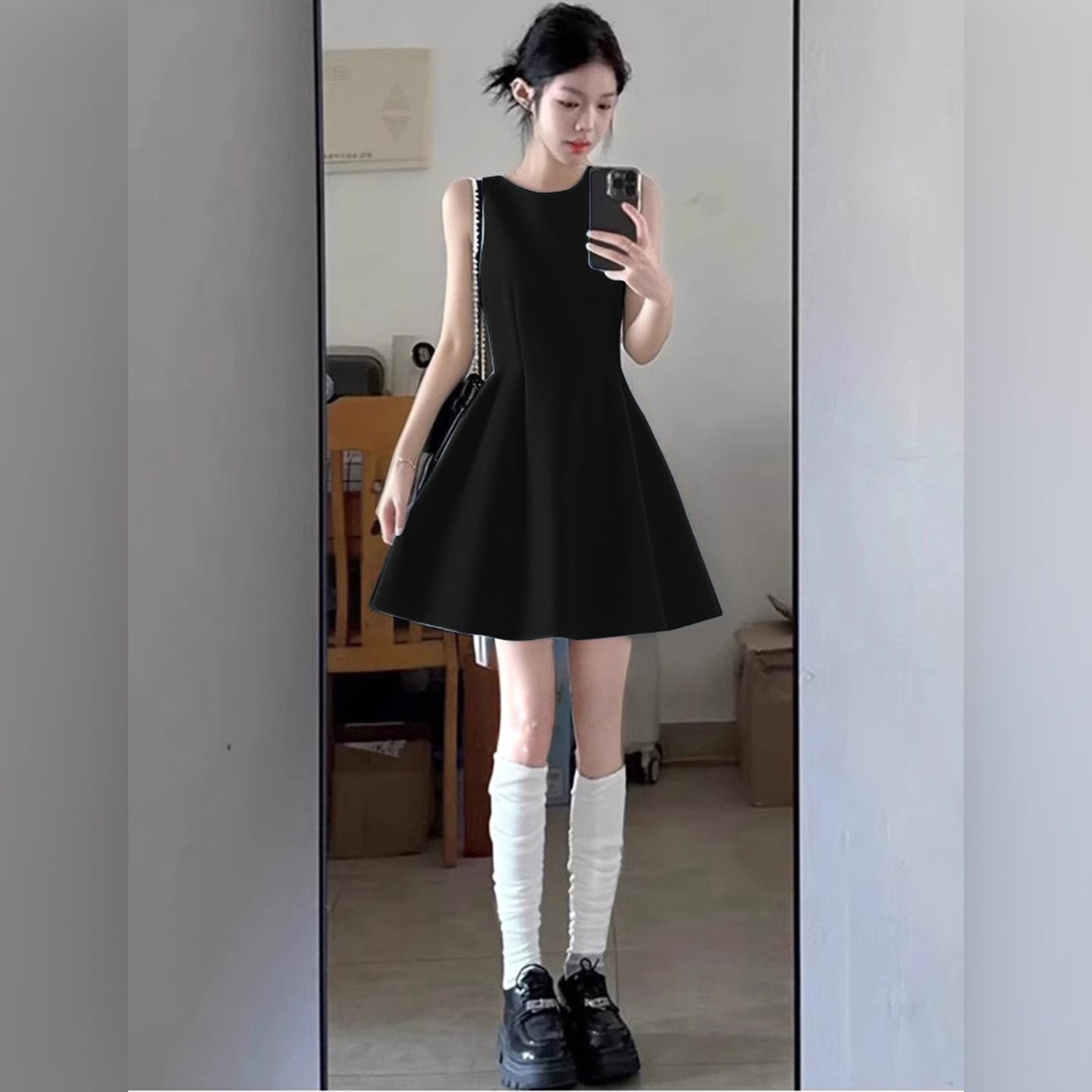 Elegant and Sophisticated Hepburn-Style Waist-Cinching Dress for Women, Sleeveless Tank Dress, A-Line Little Black Dress, Short